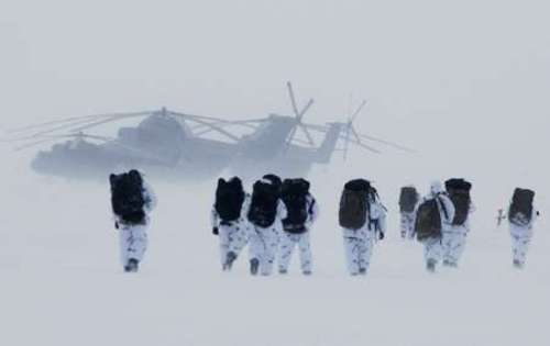 رزمایش ارتش روسیه در قطب شمال به منظور آمادگی برای نبرد در شرایط سخت