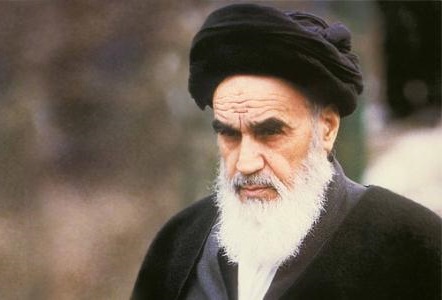 چه کسی پیکر امام خمینی(ره) را غسل و کفن کرد؟