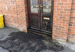 درب مسجدی در شهر منچستر به آتش کشیده شد