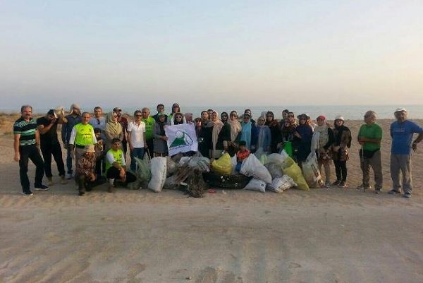 پاکسازی ساحل بندرگاه بوشهر