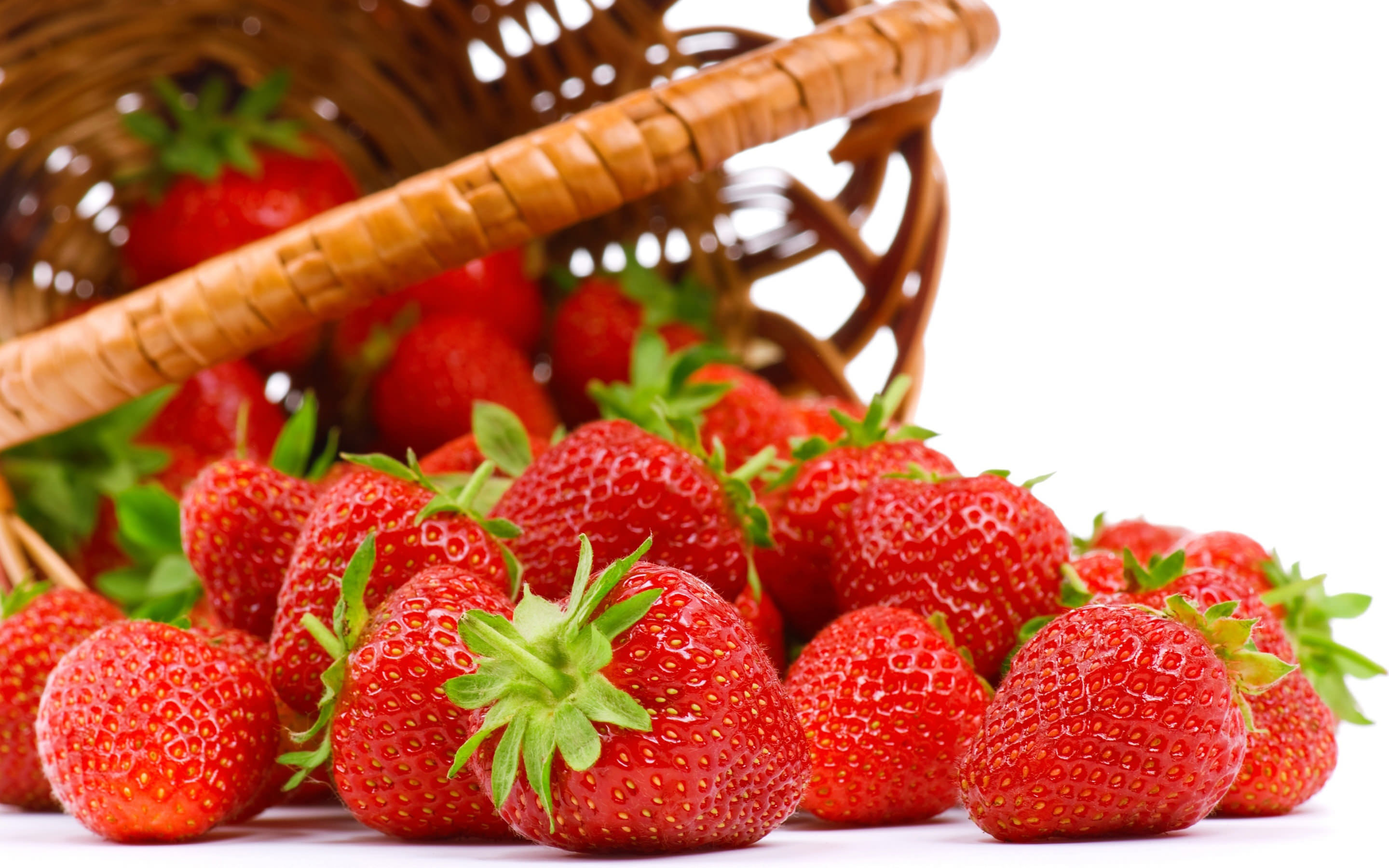 درآمد 184 میلیون ریالی از صادرات توت فرنگی