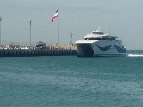 پهلوگیری کشتی ایرانی آرتین دربندرامام خمینی(ره)