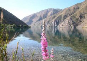 آزاد شدن بازدید از دریاچه گهر نگین اشترانکوه