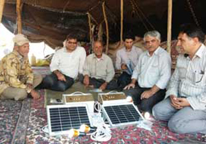توزیع  دستگاههای پکیج خورشیدی در مناطق عشایری