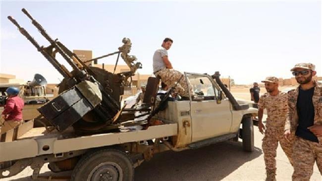 ادامه درگیری میان تروریست ها و ارتش ملی لیبی در اطراف بنغازی