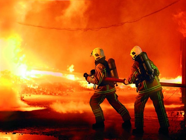 محاصره مجتمع تجاری تخت جمشید اندیمشک در آتش