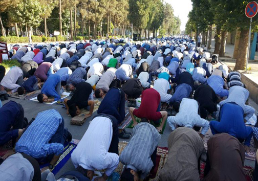 اقامه نماز عید سعید فطر در کوهدشت + تصاویر