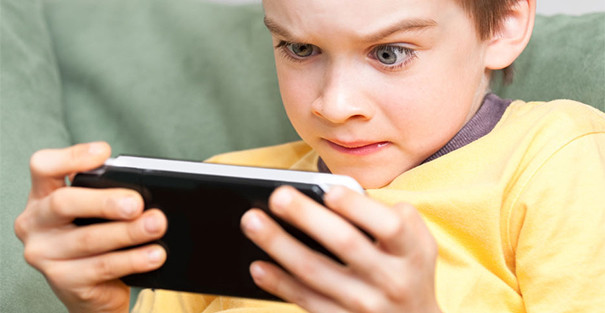 آثار مخرب تلفن همراه بر کودکان را می دانید؟