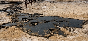 برطرف شدن نشتی نفت در بخش شهیون دزفول