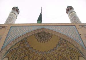 چشم‌اندازی از مسجد زیبا و تاریخی آقا بزرگ + فیلم