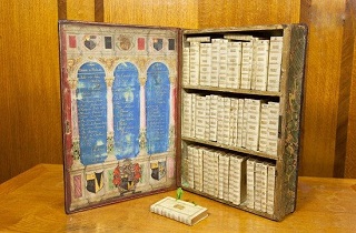 تصاویری کتابخانه های مسافرتی زیبا در قرن هفدهم