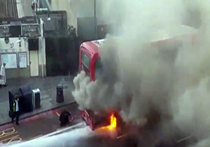 آتش گرفتن ناگهانی یک اتوبوس + فیلم