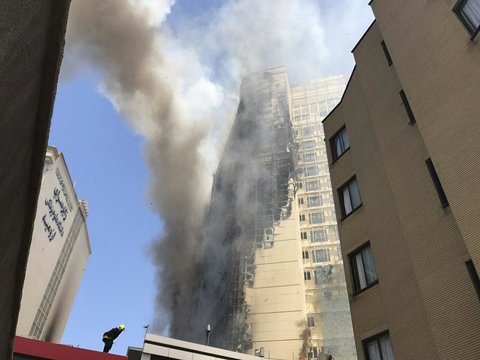 جوشکاری علت آتش‌سوزی گسترده درمجموعه اقامتی خیابان امام رضا(ع)