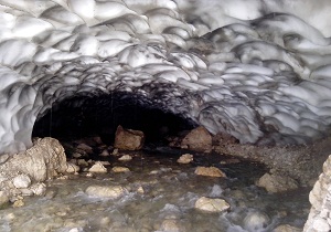 غار یخی چمای کوهرنگ ۲ نفر را به کام مرگ کشاند