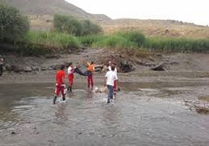 جسد نوجوان غرق شده در رودخانه آبیک پیدا شد + تصاویر