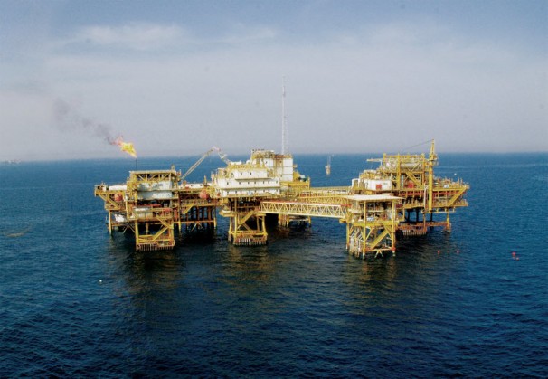 جمع آوری گاز‌های همراه نفت میدان فروزان به همت یک شرکت ایرانی
