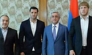دیدار فرنگی کاران طلایی ارمنستان با رئیس جمهور بلافاصله پس از رقابت های جهانی