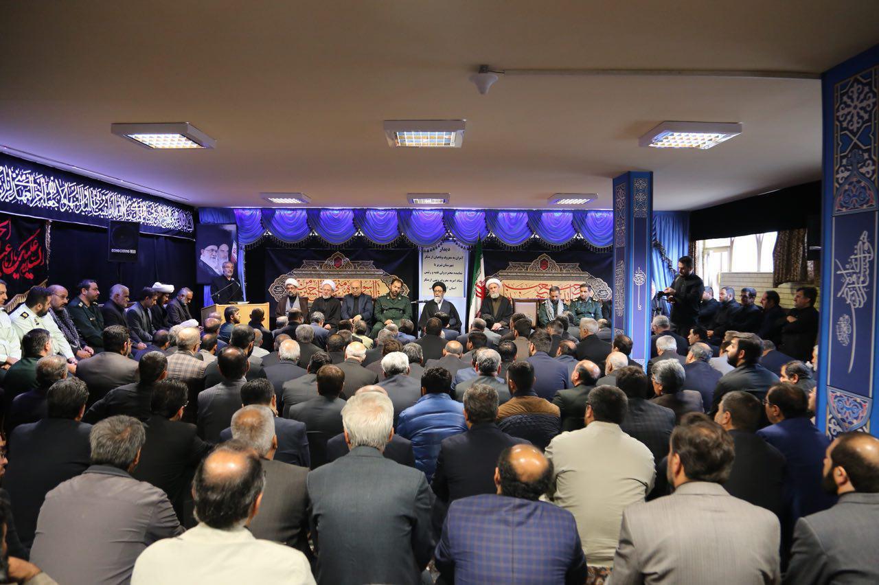 اجازه توهین به مسجد و منبر را نمی‌هیم