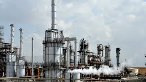 پالایشگاه نفت در ایلام  باید راه اندازی شود