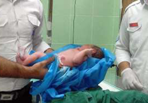تولد نوزاد عجول در آمبولانس جهرم