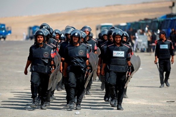 دست‌کم 16 پلیس مصری در درگیری با افراد مسلح کشته شدند