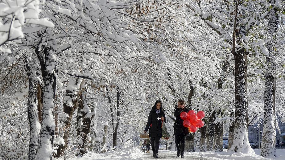 غافلگیری مردم قزاقستان در پی نخستین بارش برف در این کشور