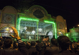 تجمع باشکوه عزاداران حسینی در امامزاده سلطان سیدمحمد(ع) قزوین
