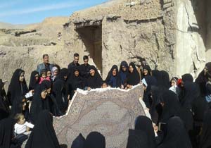 اهدای فرش به شبستان حضرت زهرا (س) در گوکچین + فیلم و تصاویر