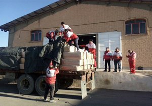 ارسال کمک های جمعیت هلال احمر بستک به مناطق زلزله زده غرب کشور