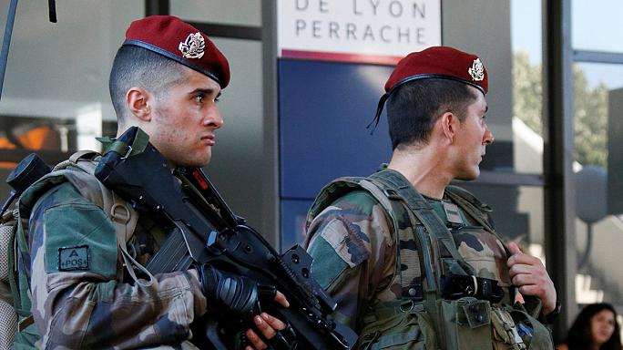 افسر پلیس فرانسه پیش از خودکشی در تیراندازی در سارسل سه نفر را کشت