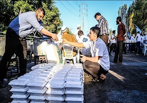 توزیع 6هزار پرس غذا بین زلزله‌زدگان
