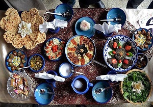جشنواره پخت غذا‌های سنتی در بوئین زهرا