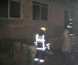 آتش سوزی یک واحد مسکونی در شهر صومعه سرا