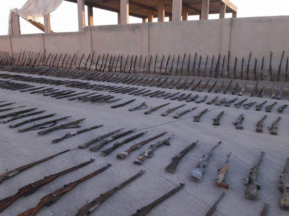 کشف سلاح های داعش در دیرالزور+تصاویر