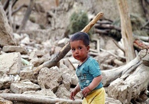 اهدا هدایا به کودکان در مناطق زلزله زده