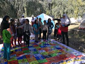 ایجاد فضاهای دوستدار کودک با همکاری جوانان هرمزگانی در مناطق زلزله زده کرمانشاه