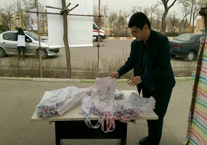 اجرای طرح توزیع کیسه های پارچه ای در ایستگاه های نوروزی اردبیل