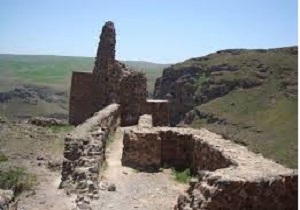قلعه بختک لیلان با 3هزار سال قدمت در شهرستان ملکان