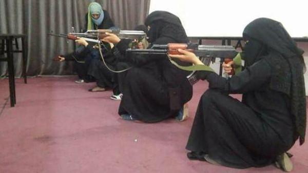 گروه نظامی خواهران زینب در یمن راه اندازی شد+ عکس