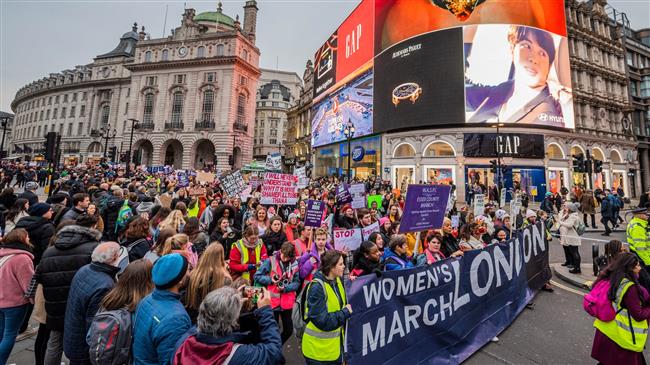 تظاهرات زنان اروپایی علیه ترامپ به روایت تصویر