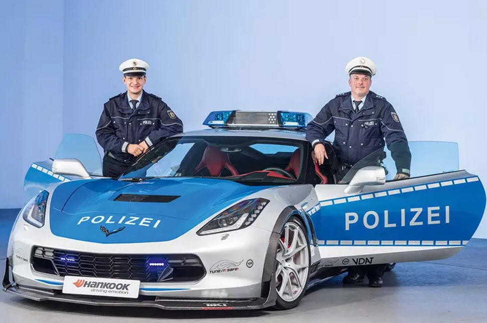 جذاب‌ترین خودروهای پلیس متعلق به چه کشوری است؟