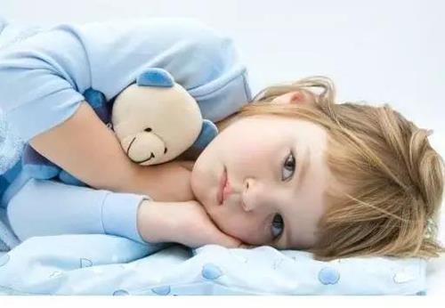 علت بی‌خوابی‌های شبانه کودکان چیست؟