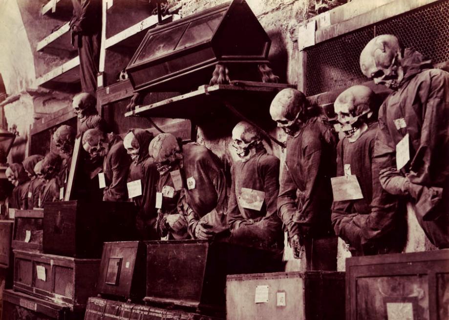 موزه مرگ «کاپوچین»، گورستانی حیرت انگیز که جنازه‌ها روی دیوار ردیف شده اند+تصاویر