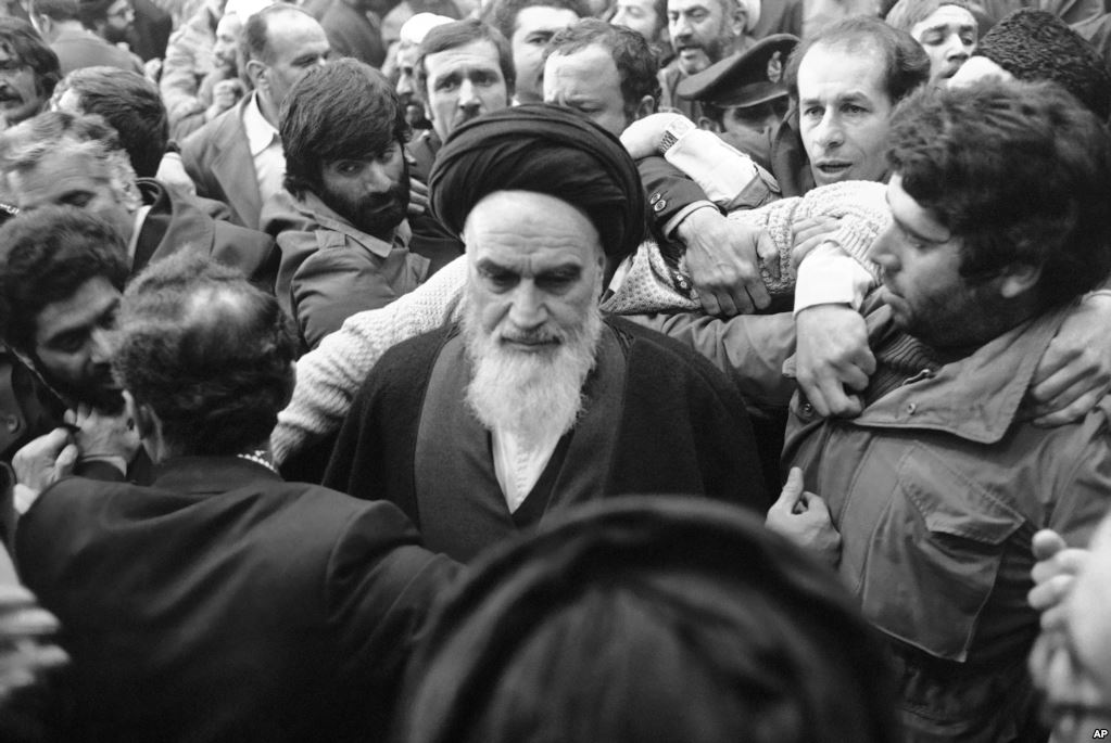 حال و هوای تهران در ۱۲ بهمن ۵۷ از زبان خبرنگار فرانسوی + تصاویر