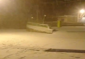 بارش برف در روستای میرک + فیلم