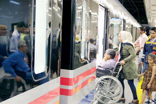تجهیز نبودن بسیاری از ایستگاه‌های مترو برای معلولین