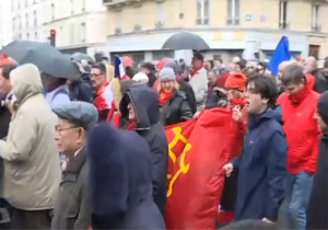 تظاهرات «شال قرمزها» علیه جلیقه‌زرد‌ها در فرانسه