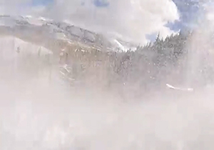 لحظه هولناک دفن شدن یک اسکی باز زیر انبوهی از برف + فیلم