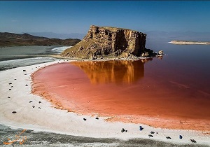 هیچ کس حق ندارد جلوی حقابه دریاچه ارومیه را بگیرد