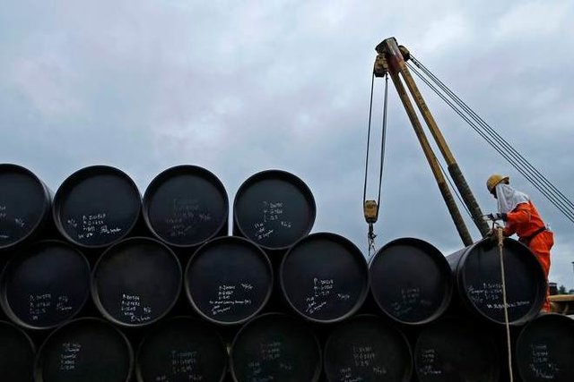 کاهش قیمت جهانی نفت در ۲۵ اسفند ۹۷